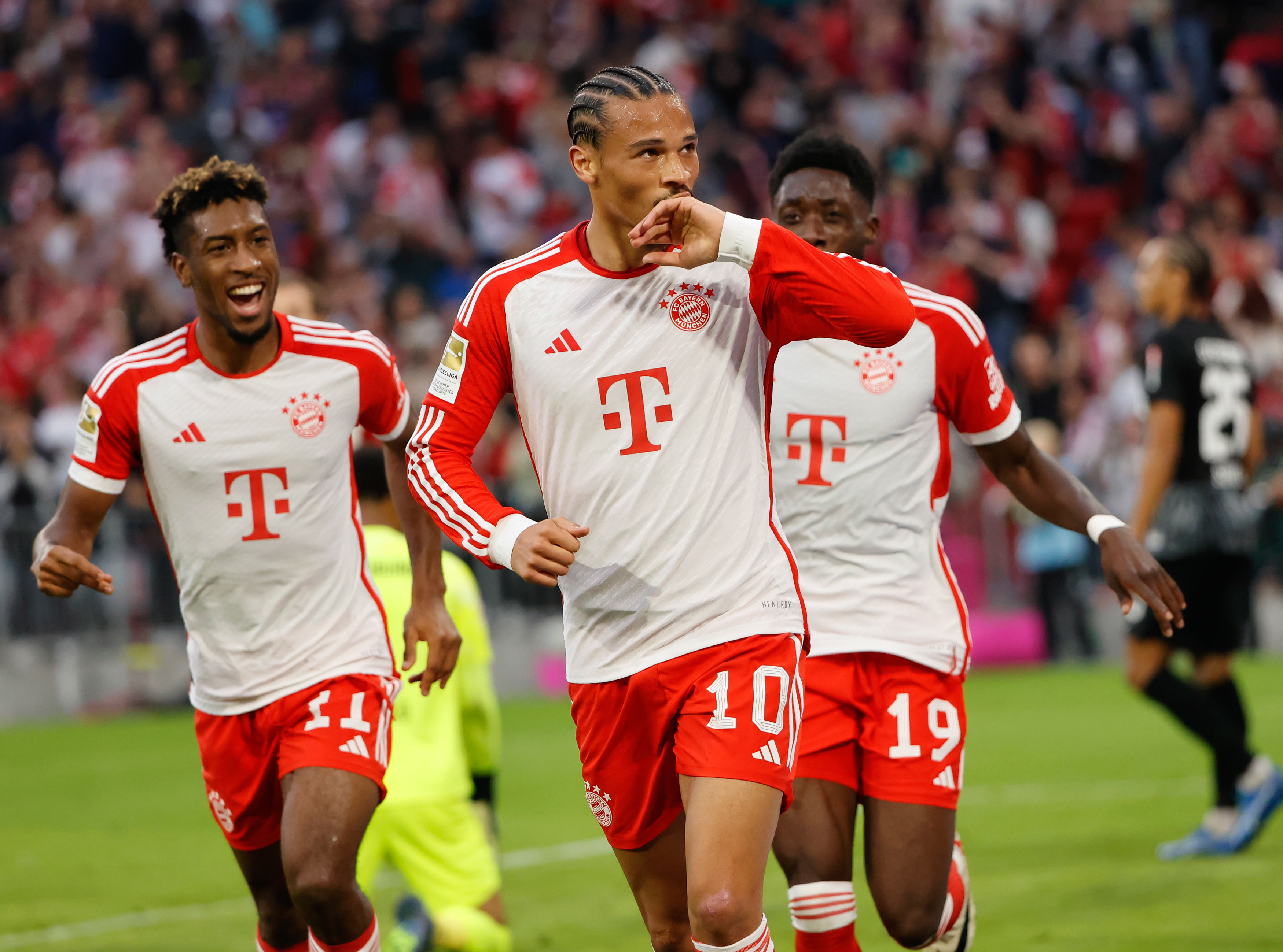 关于拜仁慕尼黑遭遇不利，备战面临考验的信息