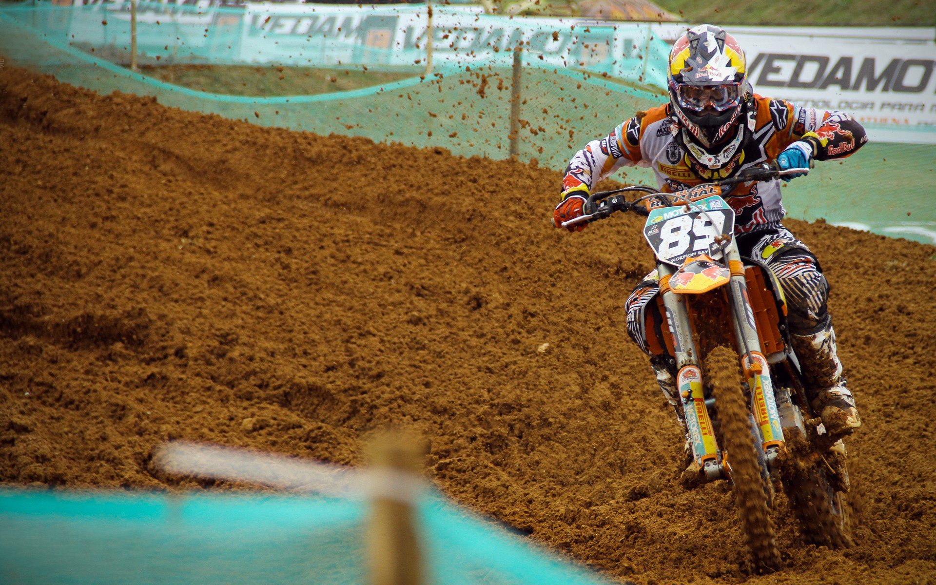 横扫之夜,布克惊艳四座,马刺轻取吉林